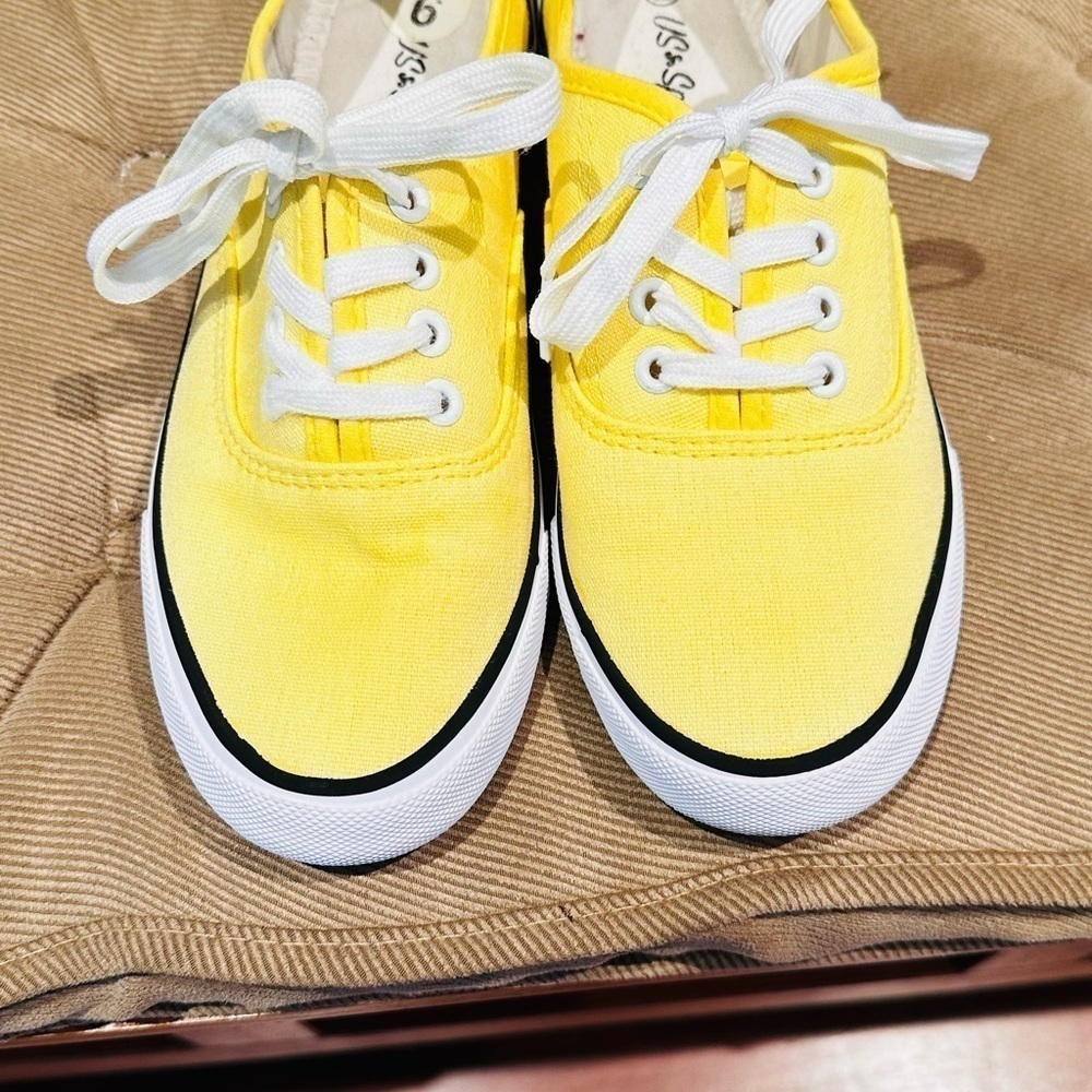 US Sports Women Sneakers. - Picture 14 of 15